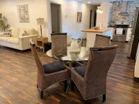 Blissful escape Delightful 3-bedroom house, warm water swimming pool in Orlando 파인 힐스 호텔