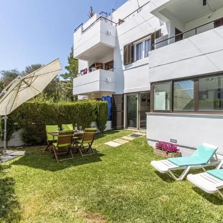 Apt. Franca, near the beach. 300 m, Pool, Wifi, A/C Terrasse and private garden