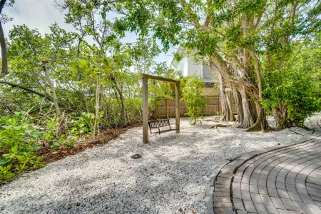 Heated Pool and Golf Cart - Stunning Island Oasis Retreat