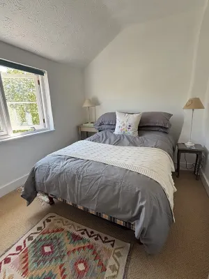 16th century lace makers cottage in the heart of rural England Hotels near The University of Buckingham