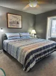 Pet-Friendly Cozy Lake Getaway – Relaxing 2BR Retreat Near Branson Fun