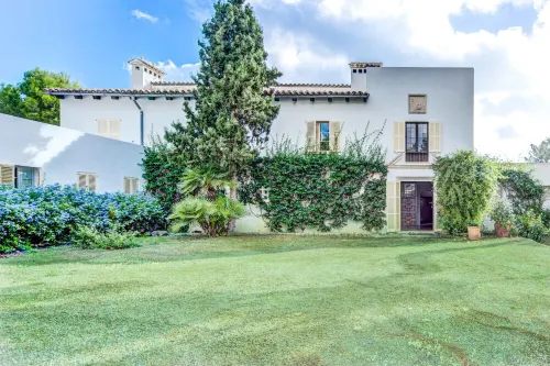 CLASSIC FIRST LINE VILLA IN CALA RATJADA