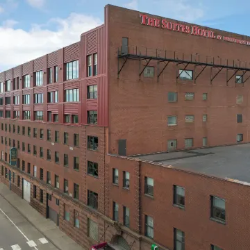The Suites Hotel at Waterfront Plaza