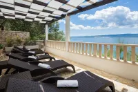 Villa Adriatica Excelsior - Beach Front Apartment With a SeaView #3 Stanici 호텔