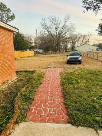 Charming 2-bedroom house with WiFi, AC in pleasant Warner Robins