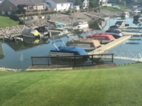 Welcome to Molly’s Place! 3-bedroom waterfront townhome in Mandan Ξενοδοχεία στην πόλη Mandan