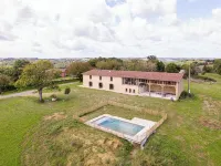In the heart of the Gers countryside, discover the Gîte Laborde Hôtels à : Monpardiac