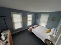 1000 Islands Home with River View and Close Proximity to Antique Boat Museum Hotels in Clayton