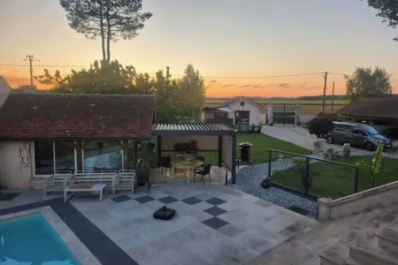 Country cottage near Dijon