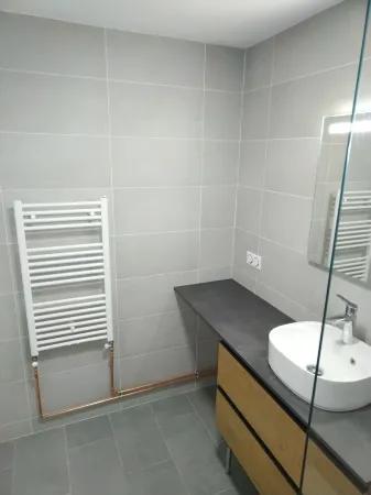 Grand Appartement Lumineux 59 m² Отели в г. Понто-Комбо