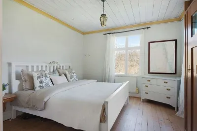 Landhaus mit Eigenem Steg am Schönen Gullmarsfjord Hafsten Resort附近的飯店