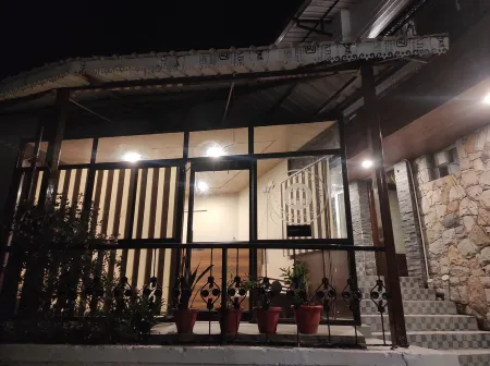 Whytbank Cottage , Stylish Boutique Styled Cottage nested in hills of Mussoorie.