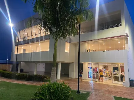 New condo Comfortable and clean