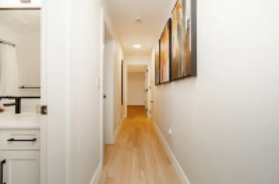 Cozy & Spacious 2BR Guest Suite, Near Vancouver