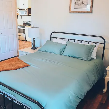 Charming 2-bedroom cottage built with children and pets in mind.