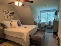 Charming 3-bedroom townhome with WiFi and AC in Auburn