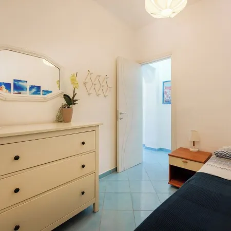 House with Private Courtyard 200 m from the Cliffs