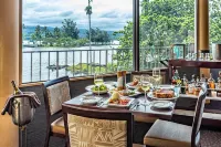 Hilo Hawaiian Hotel, Trademark Collection by Wyndham - فطور