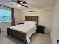 Alafia River Waterfront Tranquil Cabin Hotels in Riverview