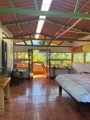 Enchanting zen home for friends and family, sleeps up to 8, kid friendly! Hotel a Rivas