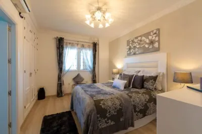 Quality Villa with amazing views, 12 seater outdoor kitchen and Private Bar Marina Park Alhaurin de la torre 주변 호텔