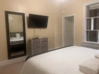 Cozy 1-bedroom apartment with WiFi, AC in Hazleton Hideaway Hotels in Hazleton