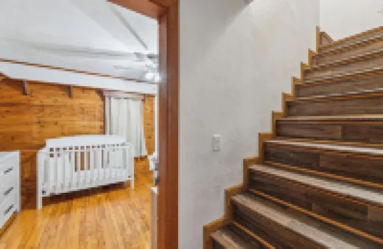 Cozy 2.5 Acres Farmhouse in Battle Creek whit hot tub
