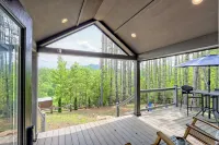 Cozy Cabin in Enchanting Franklin with AC