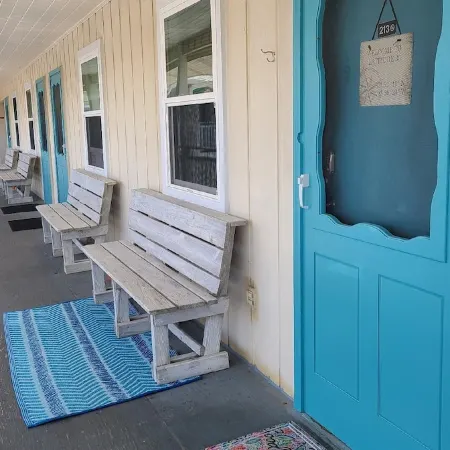 ON ISLAND Ocean View Campy Studio