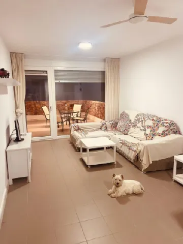 Precioso Apartamento en Las Negras, Urbanización Tranquila con Piscina