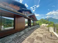 CHALET SLEEPS 11 FAVERGES-SEYTHENEX Hotel di Faverges