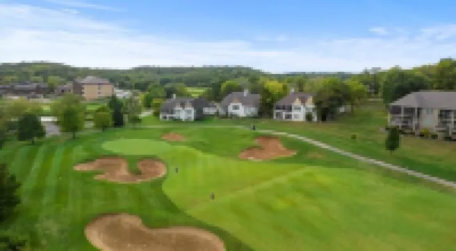 Enjoy views of Old Kinderhook 14th green, in 4 bedroom king bed - 6 bath home