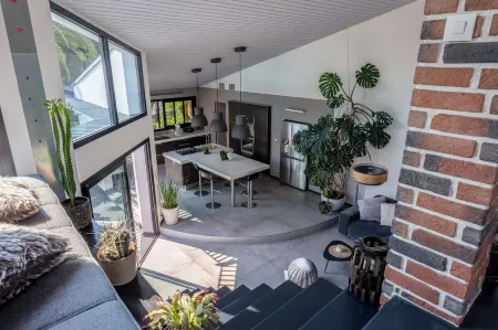 Contemporary house 180 M2 with swimming pool and jacuzzi tropical atmosphere