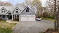 Luxury Retreat. Grand Cape Cod Estate w/Hot Tub