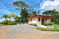 Villa Romancing The Stone - Amazing Villa in Ojochal, Osa Hotels in Ciudad Cortes