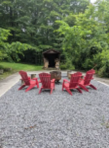 4-bedroom Rustic secluded cabin in fabulous Bedford with WiFi