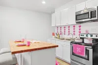 Tickled Pink – A Fun & Fabulous Stay!