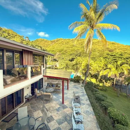 Villa Mariposa N°10 - Luxury Beachfront Escape, Private, Steps to Beach & Pool