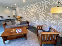 1-bedroom apartment with AC, WiFi walking distance to downtown Penn Yan Hotels in Penn Yan