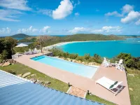 Beach Bunker overlooking Flamenco Beach @ Culebra Island, PR 庫萊布拉住宿飯店