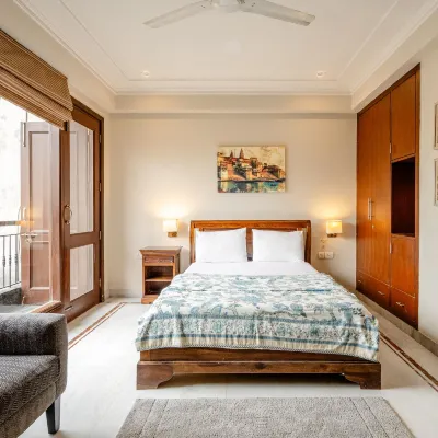 Tree of Life Bed & Breakfast Hotels near Saket