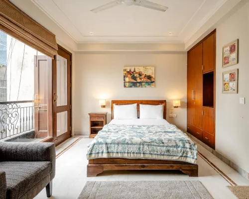 Tree of Life Bed & Breakfast Hotels near Select Citywalk