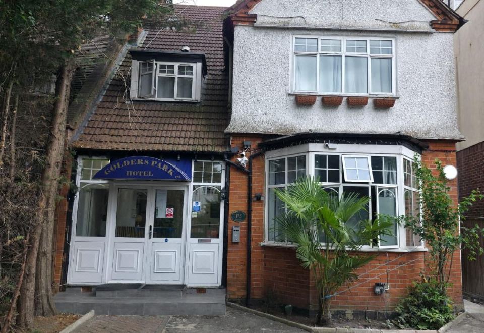 Golders Park Hotel - Housity
