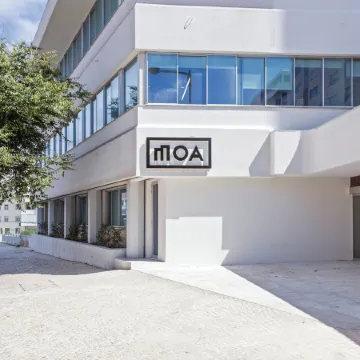 Acta Moa Отели рядом с достопримечательностью «Edificio Atlantis»