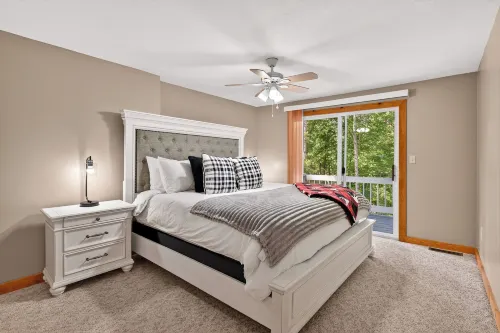 Whitepath Lodge & Resort Hotels in Cherry Log