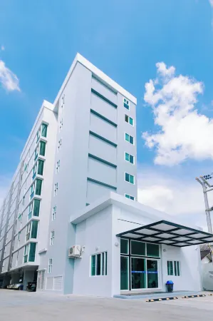 One Budget Hotel Chiangrai Soi Sawan Отели рядом с достопримечательностью «Wat Klang Wiang»