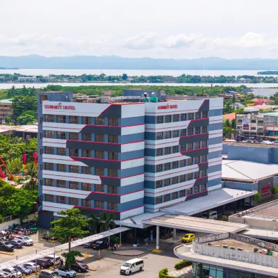 塔克洛班高峯酒店 鄰近Sagkahan Saint Rafael Church的酒店