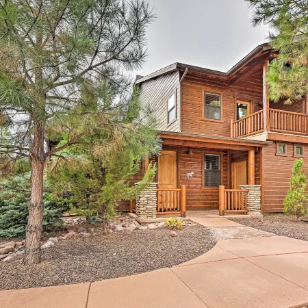 Show Low Condo < 1 Mi to Torreon Golf Club!