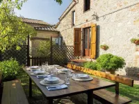 Farmhouse in the greenery of the Tuscany countryside with private pool and view ムルロのホテル