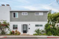 Stylish and Comfortable Modern Beach Home. Perfect Location Just Steps to Sand